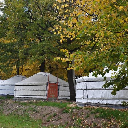 Dobogoko Jurtaszallas Buitenkant foto