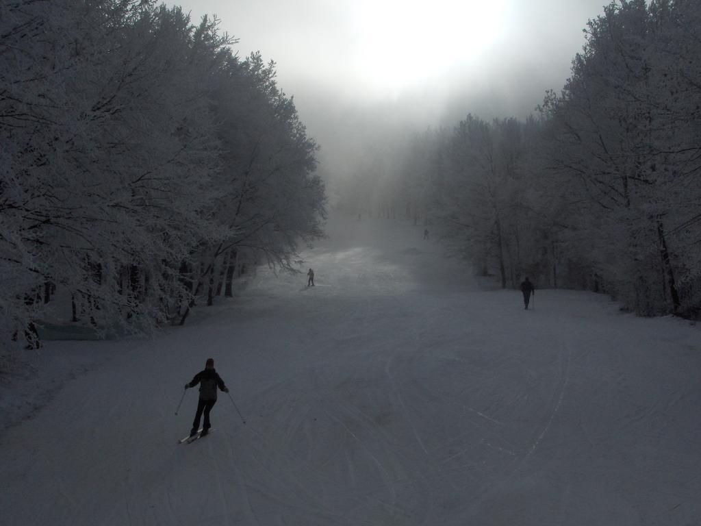 Dobogoko Jurtaszallas Buitenkant foto